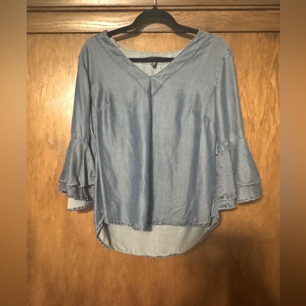 WHBM White House Black Market Blue Chambray Blouse Bell Sleeve V Neck Top Sz.8